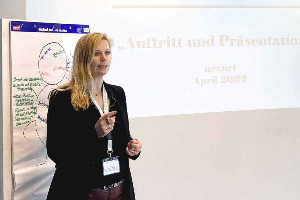 Das Bild zeigt Sonja Gründemann. Sie war zur Gast bei der nexnet und hielt einen Workshop zum Thema Storytelling und Präsentation.