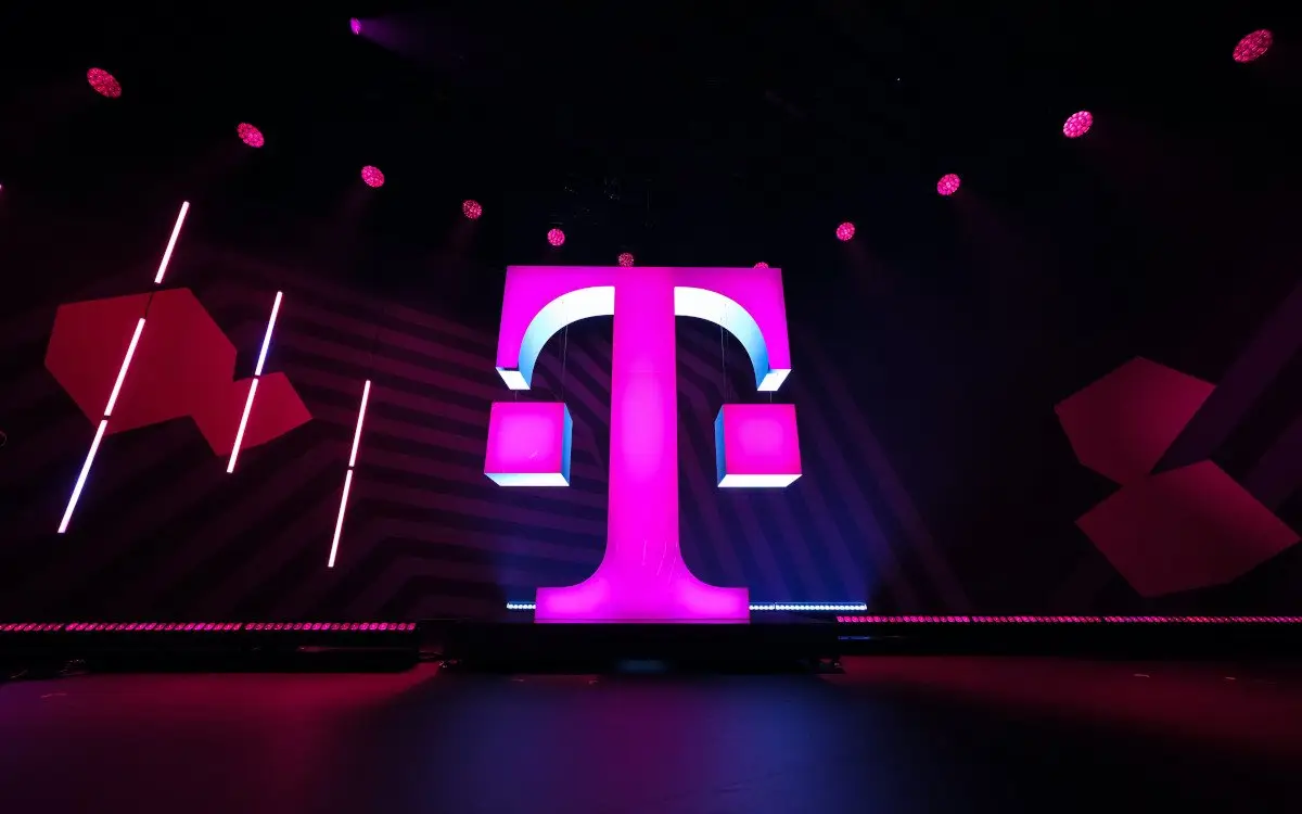 3_telekom_t-logo_magenta