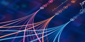 Das Bild zeigt digital dargestellte Fäden in rosa, orange und blau. Diese sind in der linken Bildhälfte miteinander verwoben und in der rechte Bildhälfte gehen sie auseinander und verlaufen sortiert nach Farben weiter.