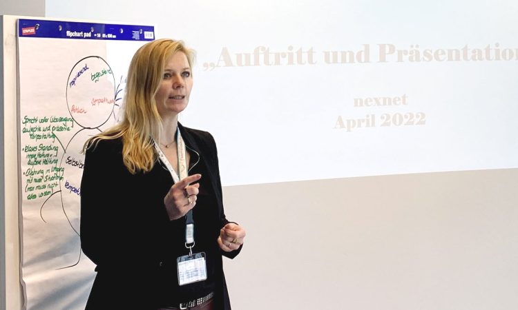 The picture shows Sonja Gründemann. She was a guest at nexnet and held a workshop on storytelling and presentation.